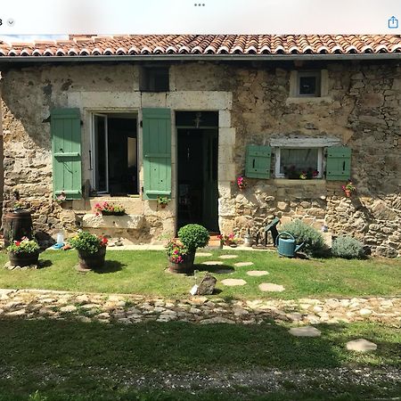 Bed and Breakfast Le Petit Grange Le Lindois Екстер'єр фото